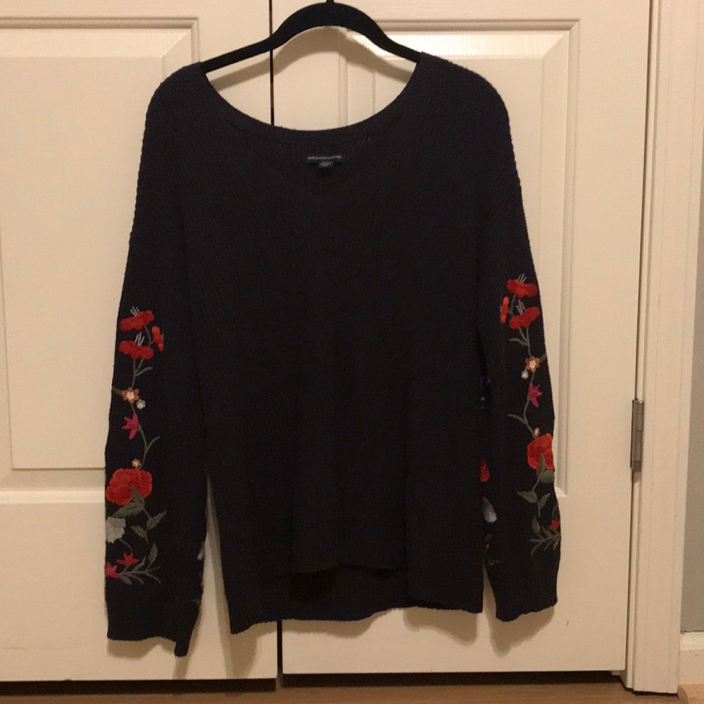 Long sleeve sweater navy embroidered